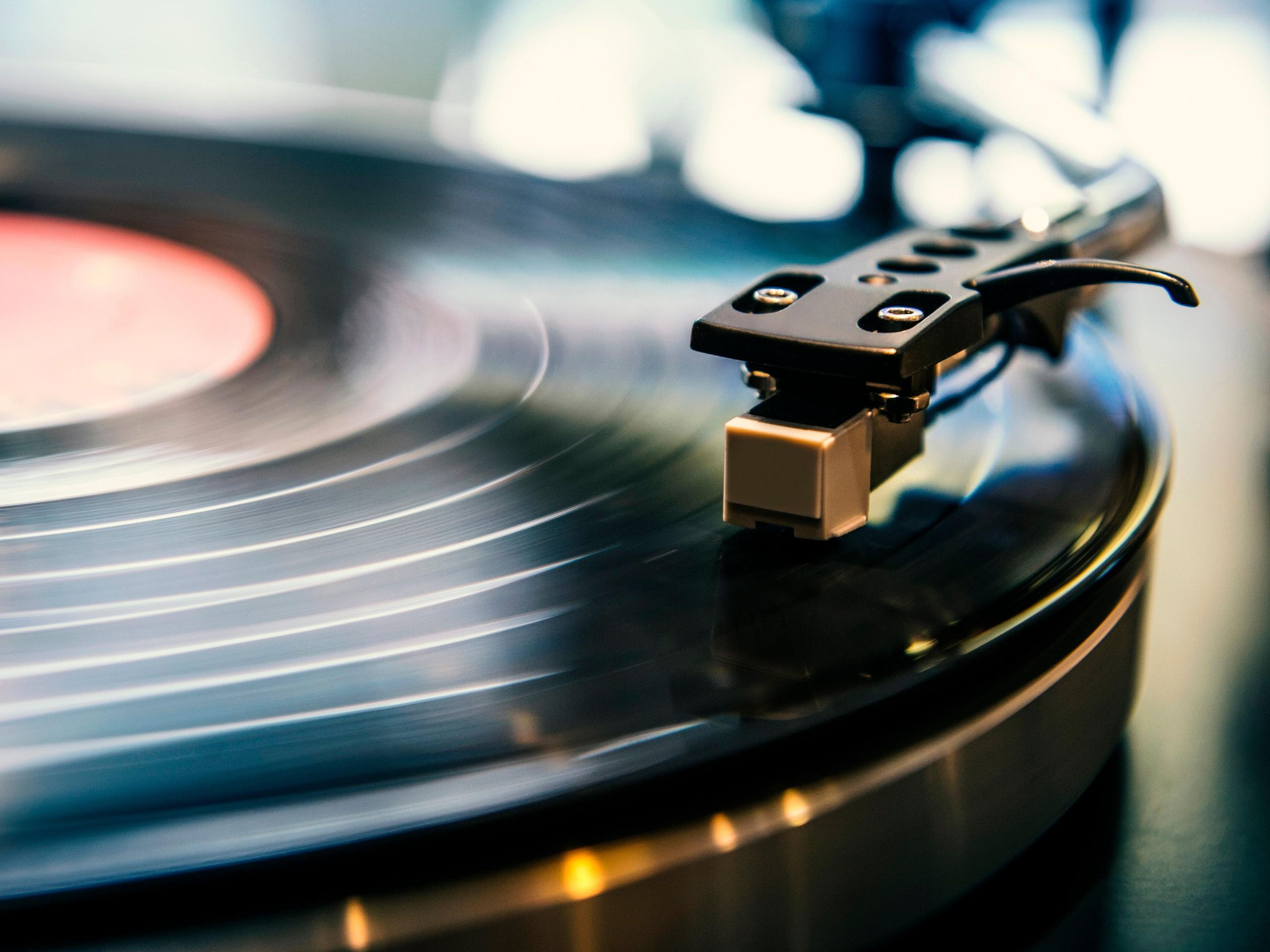 Vinyl vs CD vs Streaming: Who Wins In 2026?